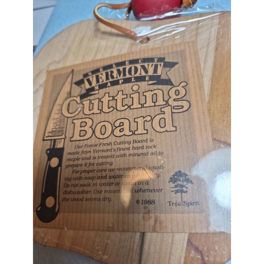Select Maple VERMONT Apple Cutting Board